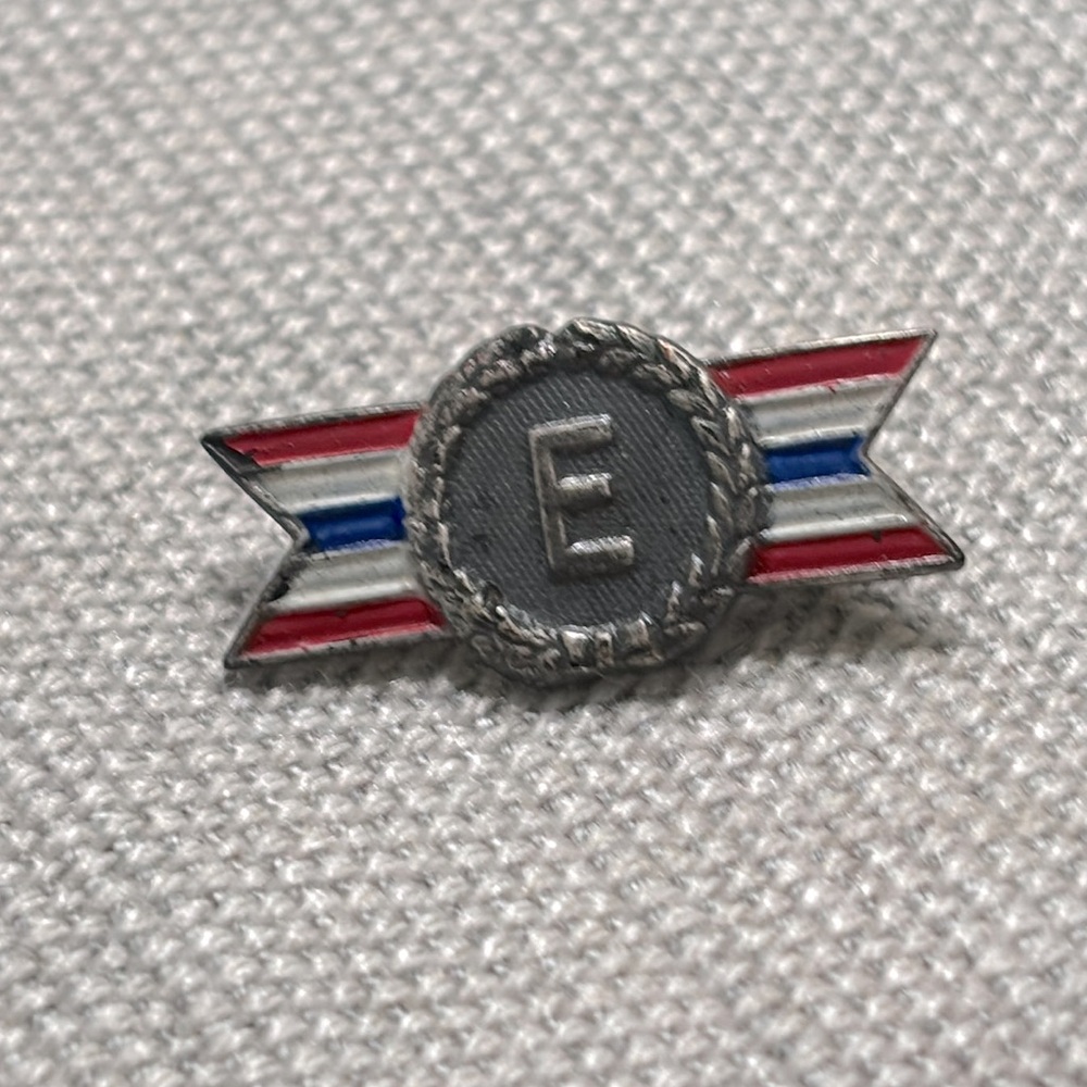Vintage WW2 Army/Navy signed Coro lapel pin!!